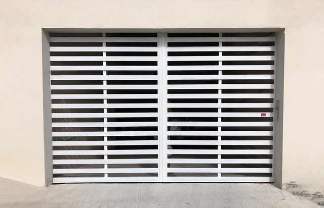 Garage Doors 2